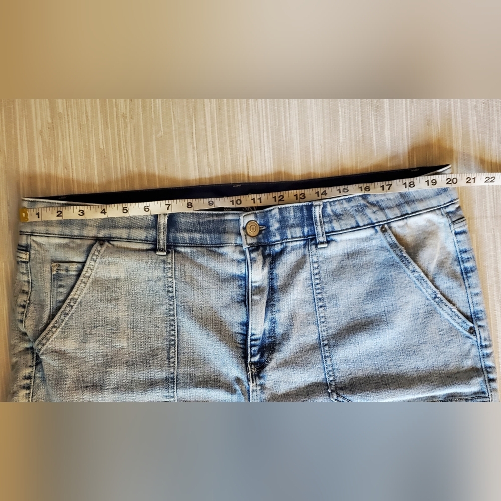 Retro 90's Light Acid Wash Denim Shorts Comfort Wasit band Plus Size 20 EUC - Picture 5 of 6